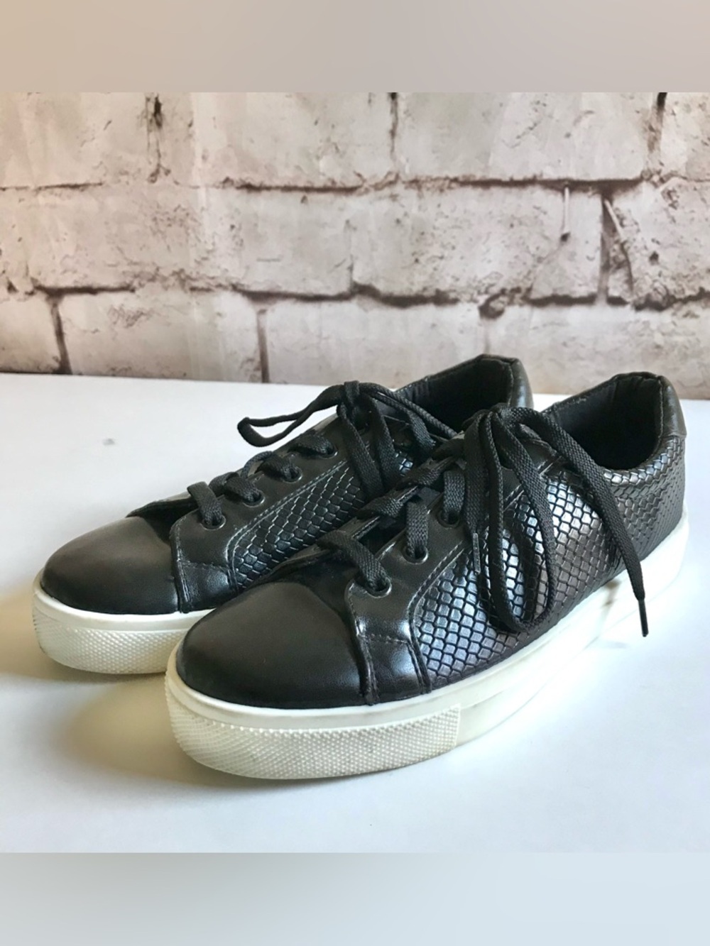 TOPSHOP 6.5 Black Croc Lace Up Sneakers Shoes EU 37 Size 6.5 US